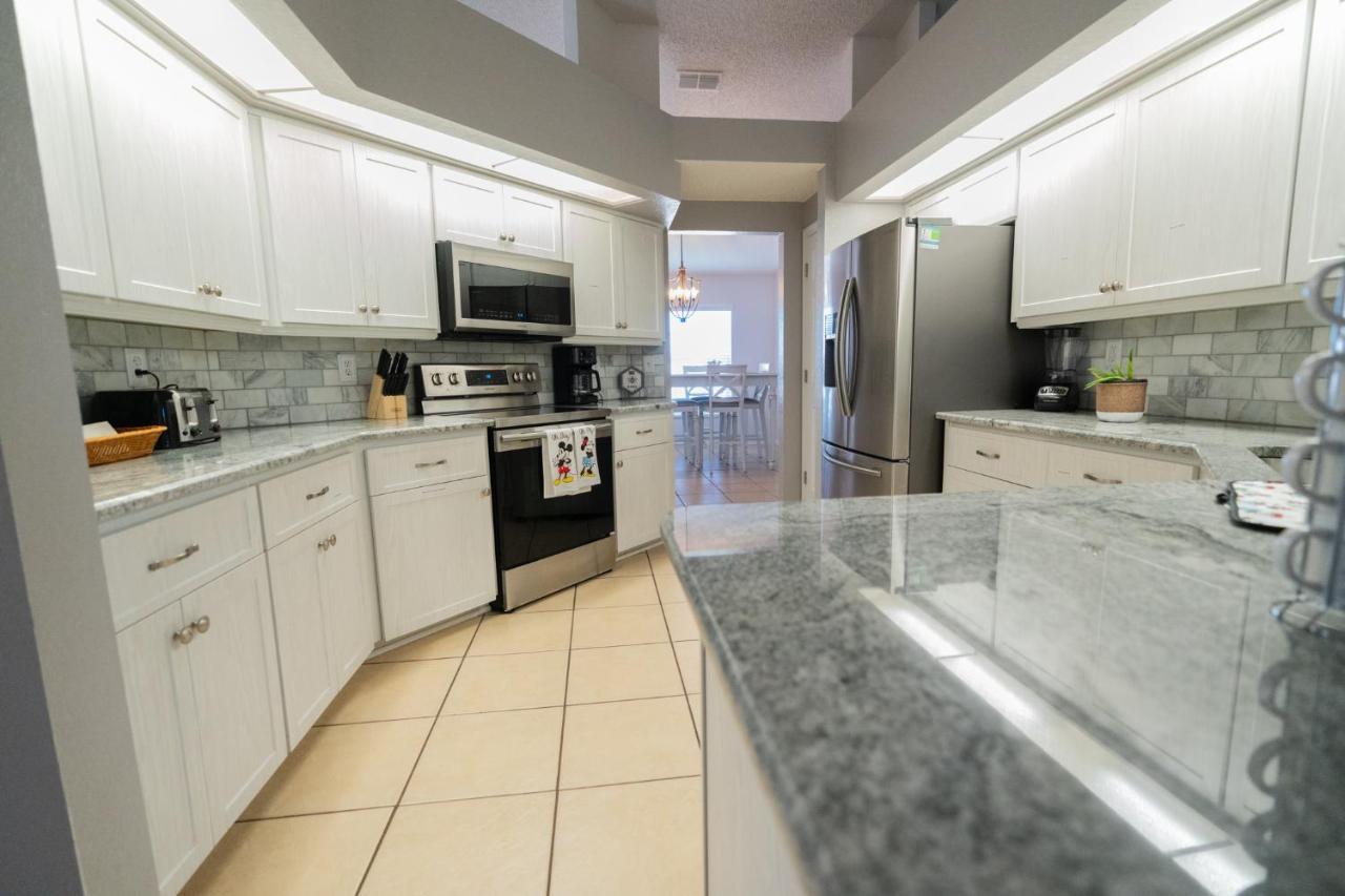 Spacious 4-Bedroom 2-Bath Abode วินเทอร์เฮเวน ภายนอก รูปภาพ